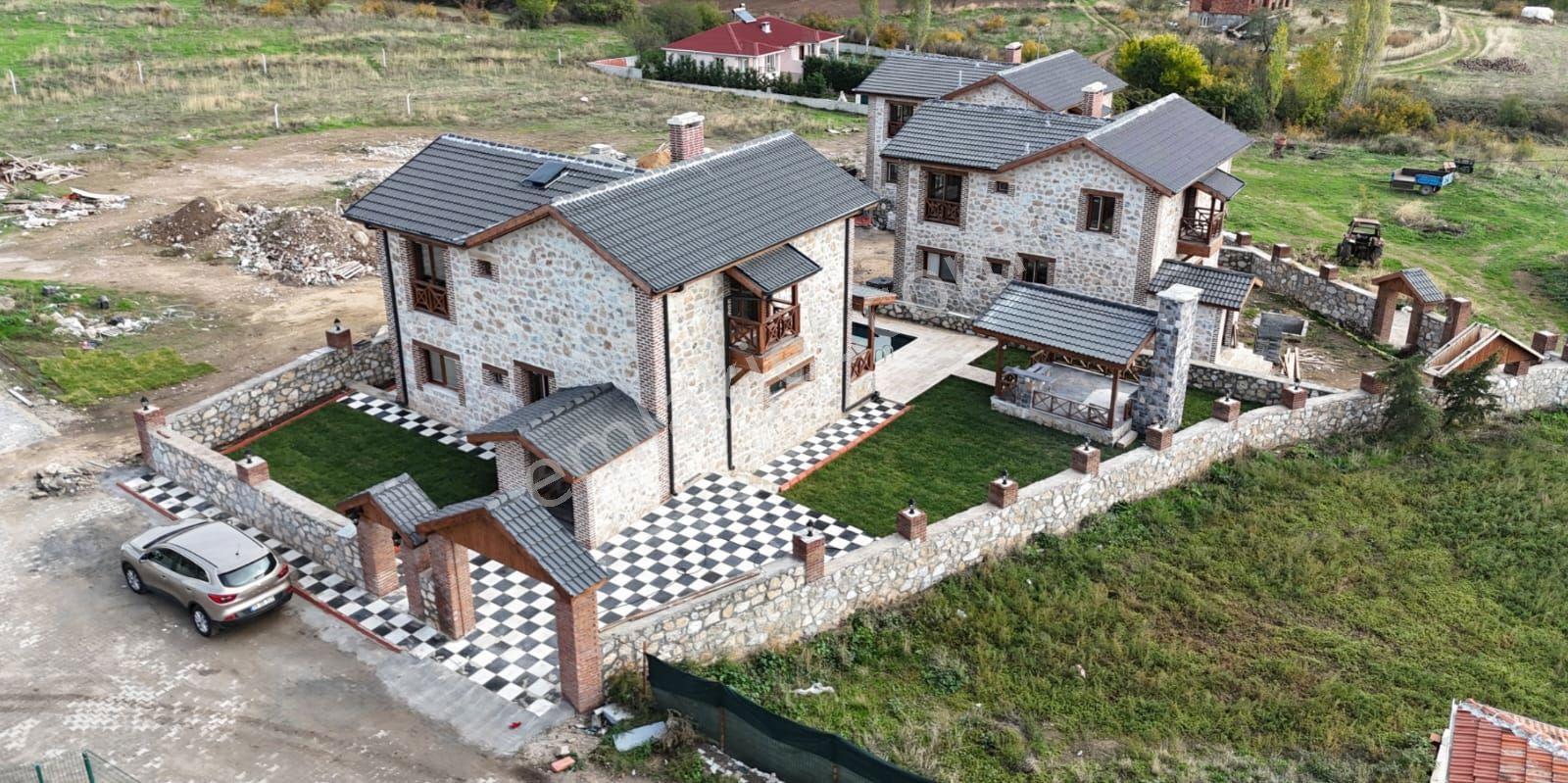 ⚜️kırklareli Merkez'e Yakın Satılık Taş Ev Havuzlu Bahçeli Garajlı Doğa İle İç İçe ⚜️ — fotoğraf 18