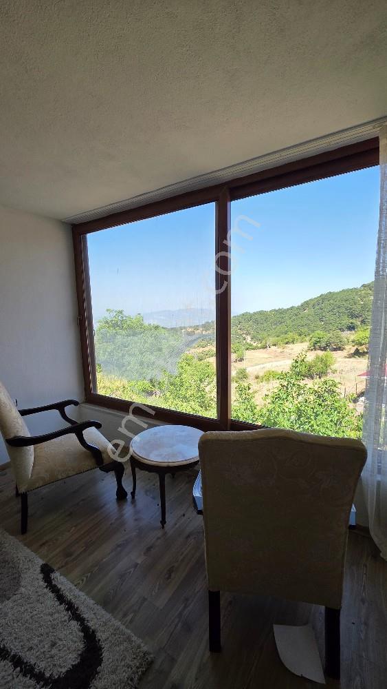 Manisa Şehzadeler Ayvacık Köyünde 299 M² Arsa İçinde Villa