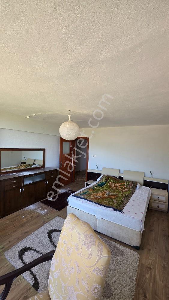 Manisa Şehzadeler Ayvacık Köyünde 299 M² Arsa İçinde Villa — fotoğraf 4