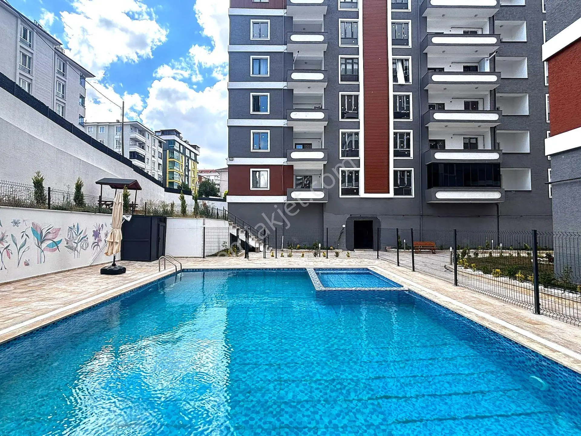 **eryıldız İnşaat'tan 7/24 Güvenlikli Havuzlu Site İçinde 115m2 Ebeweyn Banyolu...