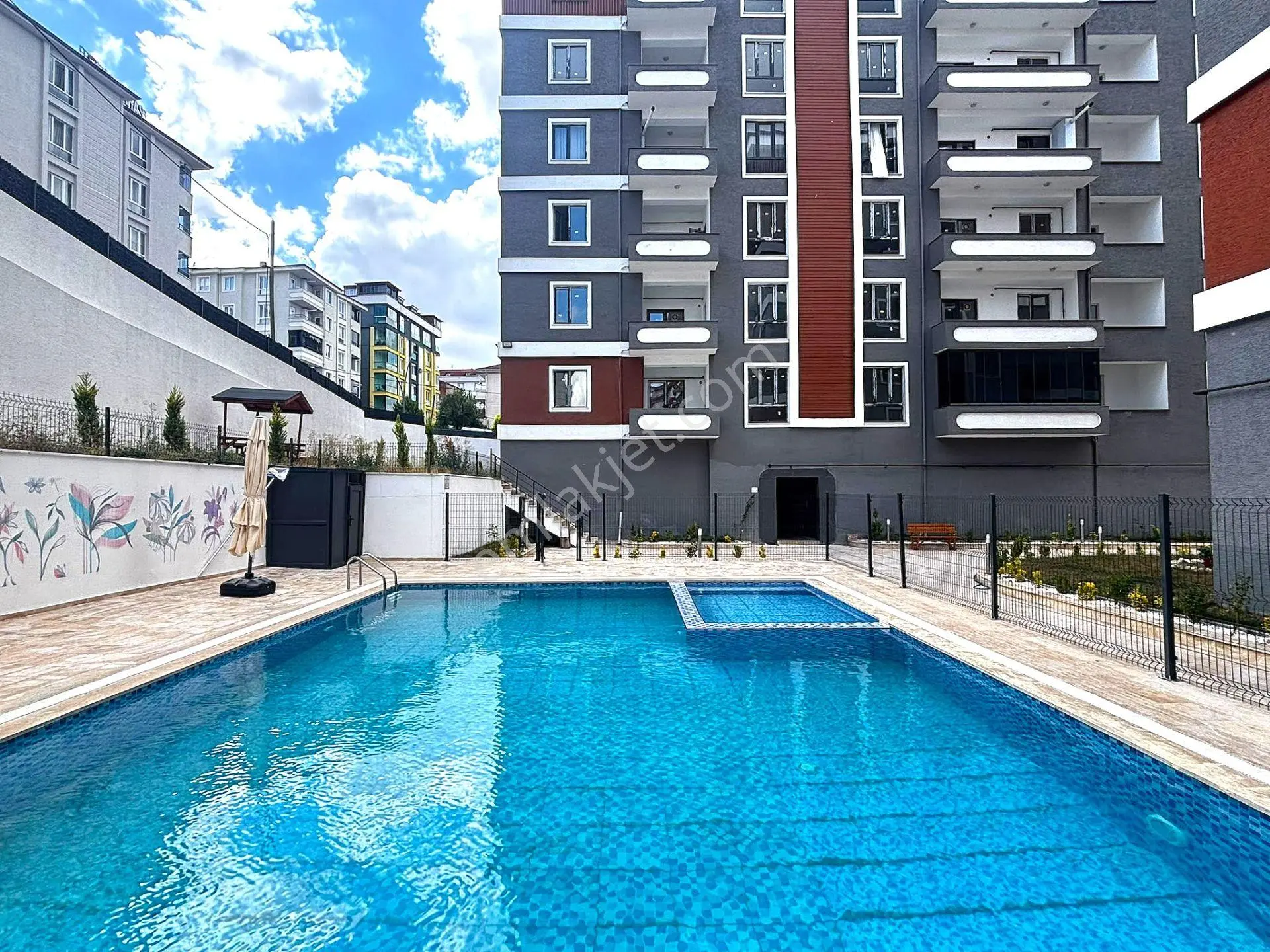**eryıldız İnşaat'tan 7/24 Güvenlikli Havuzlu Site İçinde 115m2 Ebeweyn Banyolu 2+1 — fotoğraf 2