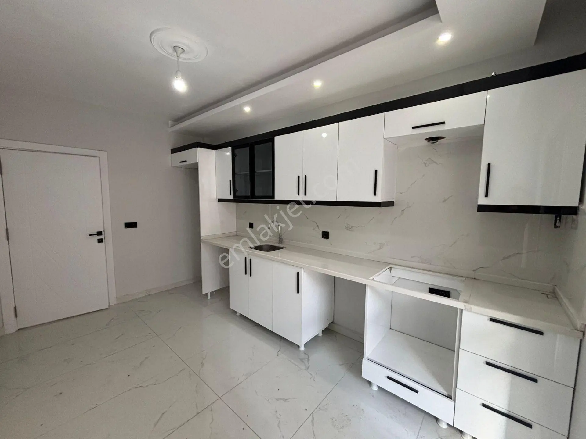 **eryıldız İnşaat'tan 7/24 Güvenlikli Havuzlu Site İçinde 115m2 Ebeweyn Banyolu 2+1 — fotoğraf 5