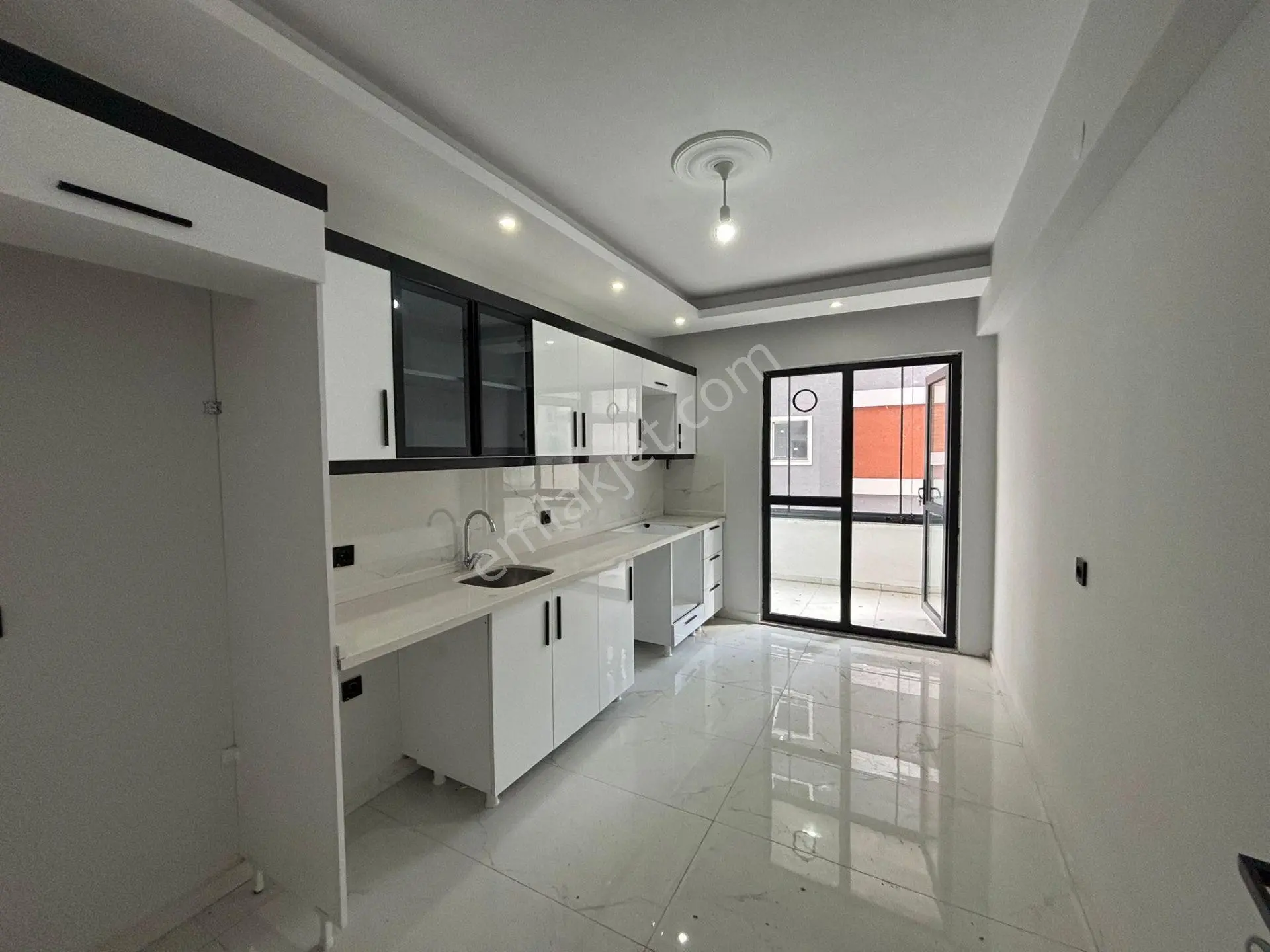 **eryıldız İnşaat'tan 7/24 Güvenlikli Havuzlu Site İçinde 115m2 Ebeweyn Banyolu 2+1 — fotoğraf 10