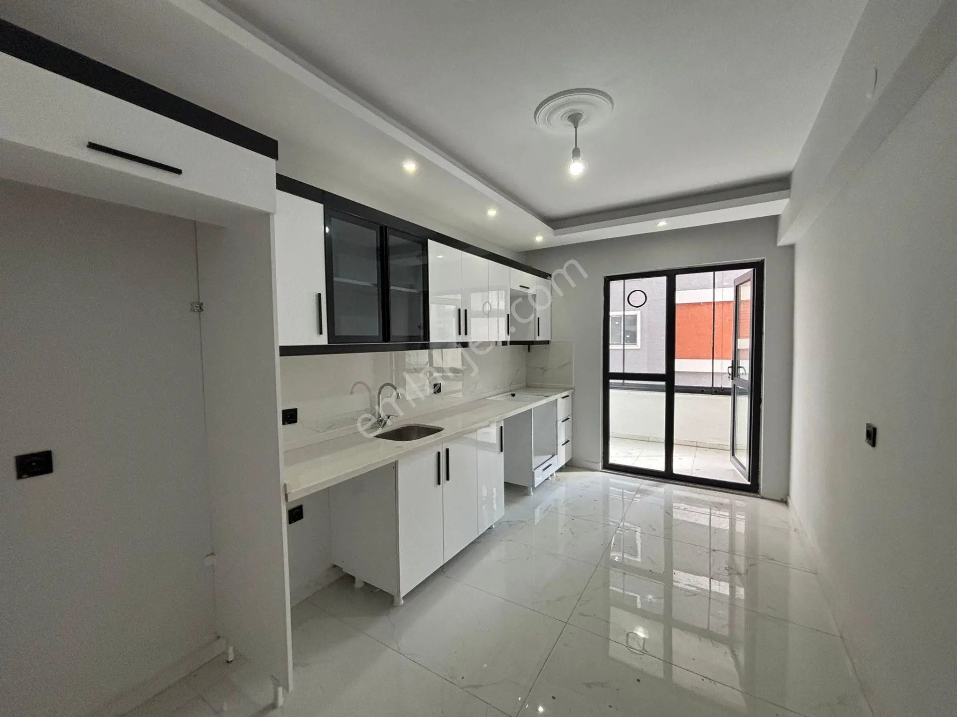 **eryıldız İnşaat'tan 7/24 Güvenlikli Havuzlu Site İçinde 115m2 Ebeweyn Banyolu 2+1 — fotoğraf 11