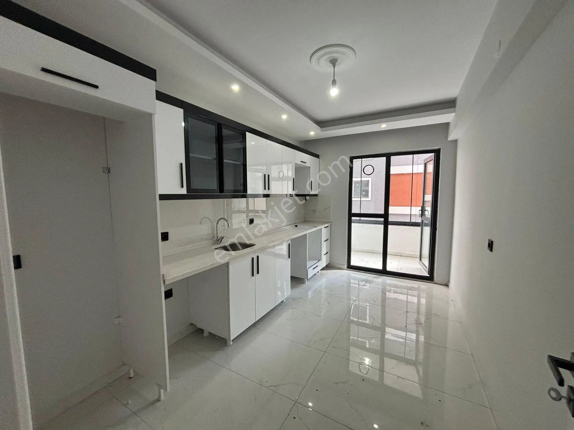 **eryıldız İnşaat'tan 7/24 Güvenlikli Havuzlu Site İçinde 115m2 Ebeweyn Banyolu 2+1 — fotoğraf 12