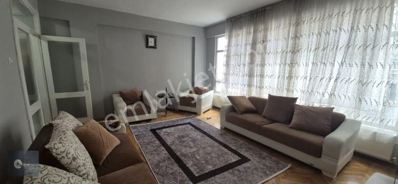 Satılık Merkezi Konumdamutfak Ayrı 2+1 — fotoğraf 3