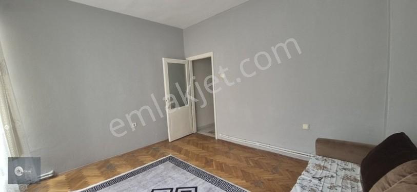 Satılık Merkezi Konumdamutfak Ayrı 2+1 — fotoğraf 9