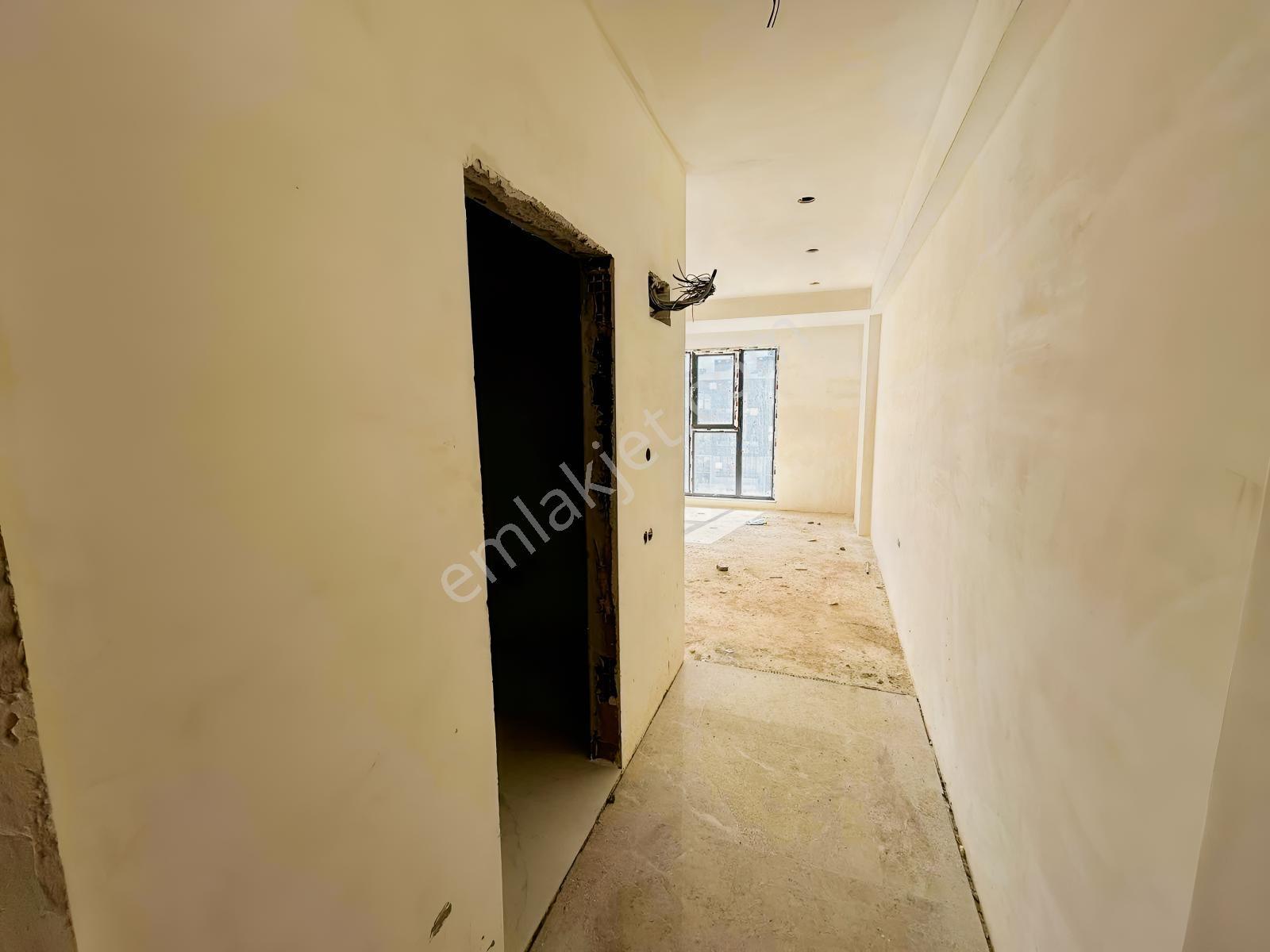 Bulvara Cephe Satılık 1+1 Daireler — fotoğraf 3