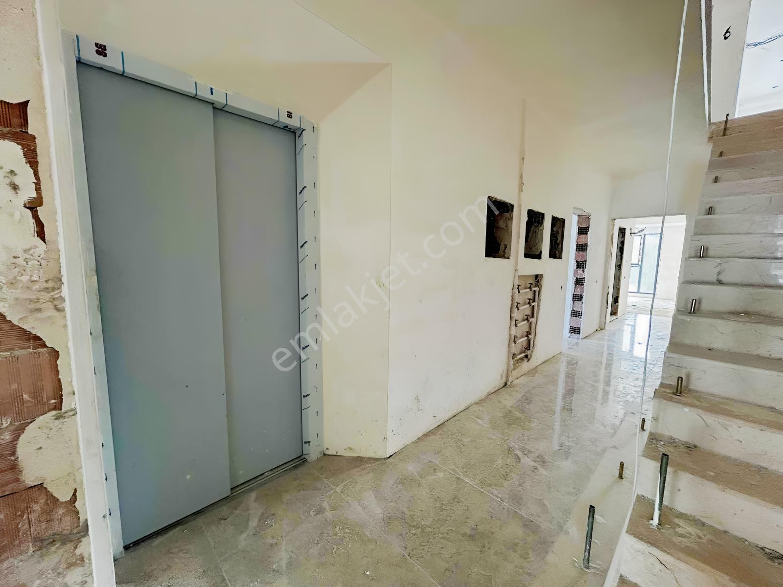 Bulvara Cephe Satılık 1+1 Daireler — fotoğraf 10