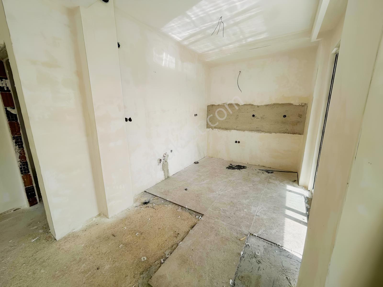 Bulvara Cephe Satılık 1+1 Daireler — fotoğraf 12