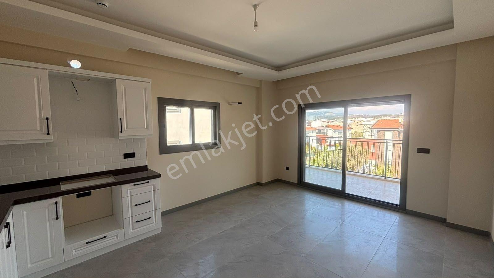 Kuşadası Davutlar'da Satılık 1+1 | Ormana Komşu Havuzlu Site — fotoğraf 12