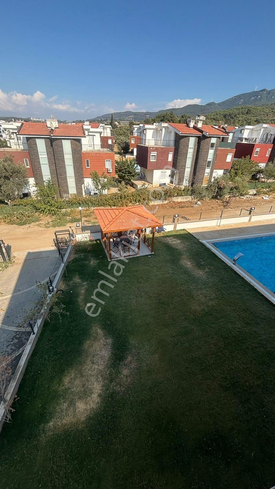 Kuşadası Davutlar'da Satılık 1+1 | Ormana Komşu Havuzlu Site — fotoğraf 14