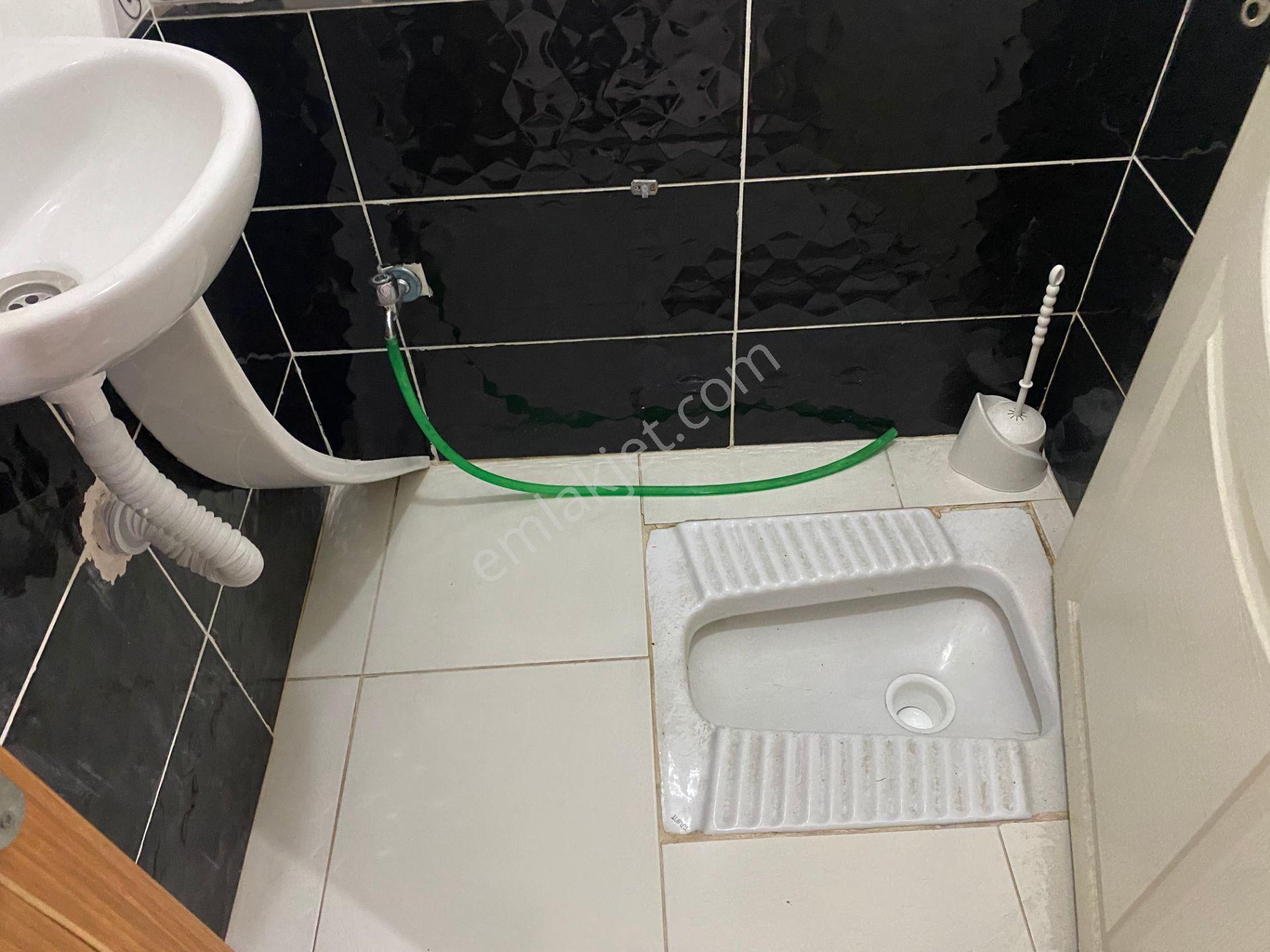 Avrupa Emlak Tan Namık Kemal Mh 70m² 1+1 Bahçe Kat,7 Yaş,iskanlı, Y.t Ünüvesitesi Karşısında,satılık — fotoğraf 8