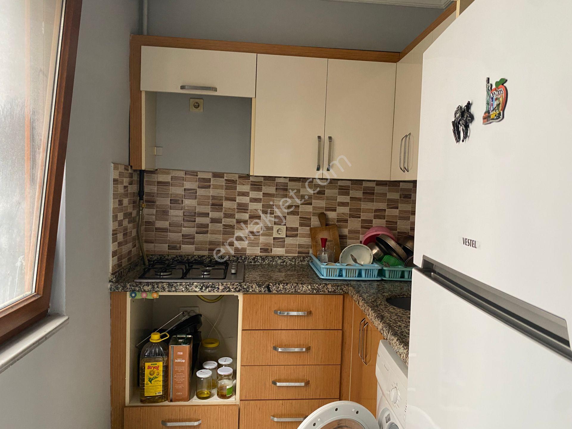 Avrupa Emlak Tan Namık Kemal Mh 70m² 1+1 Bahçe Kat,7 Yaş,iskanlı, Y.t Ünüvesitesi Karşısında,satılık — fotoğraf 9