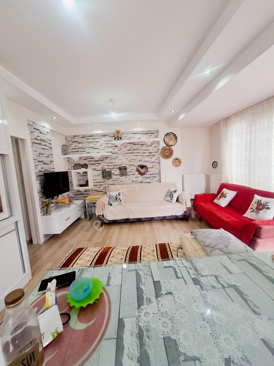Nehirden Sırakapılarda Satılık 2+1 Açık Mutfak Daire