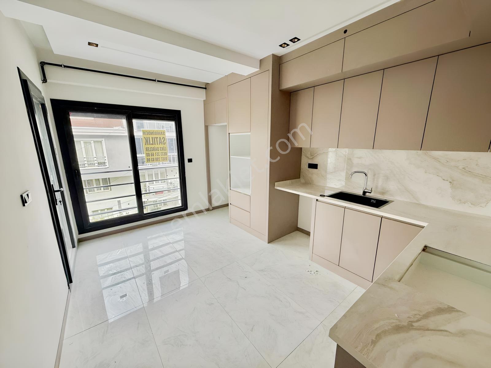 Zeytinköy'de 2+1 Ebeveyn Banyolu Yeşil Alan Cepheli Daireler — fotoğraf 2