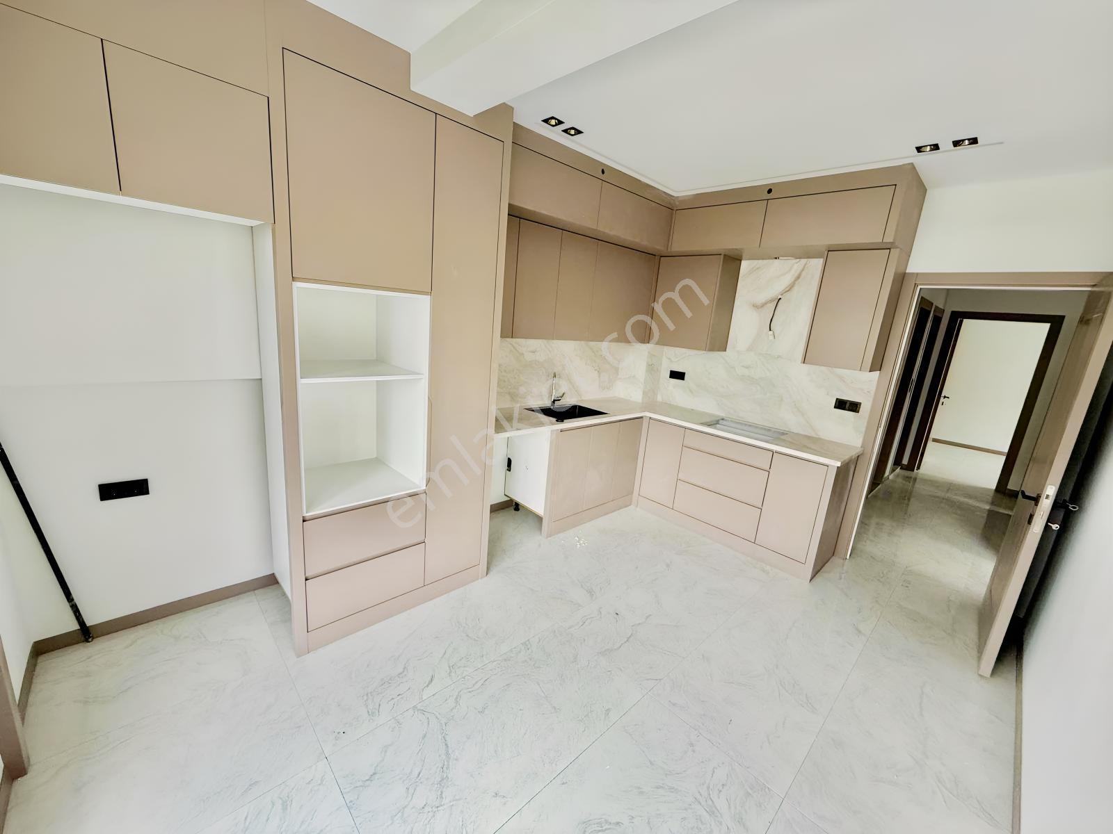 Zeytinköy'de 2+1 Ebeveyn Banyolu Yeşil Alan Cepheli Daireler — fotoğraf 3