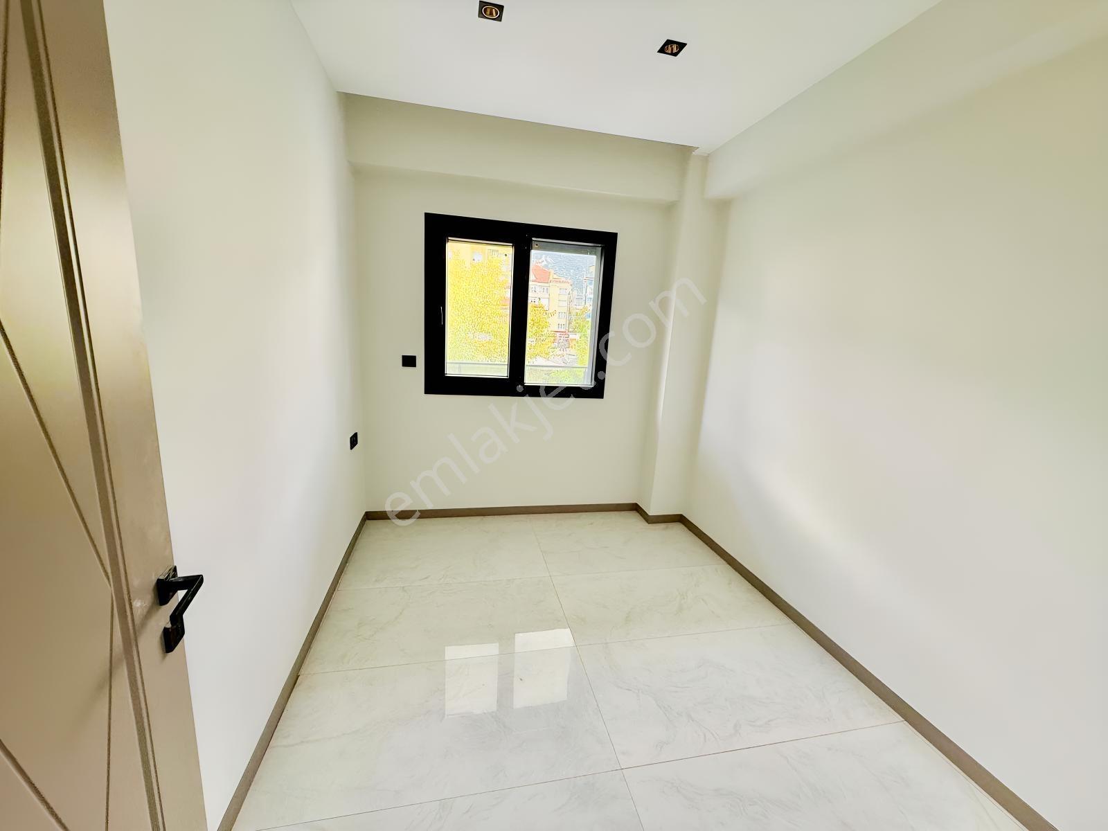 Zeytinköy'de 2+1 Ebeveyn Banyolu Yeşil Alan Cepheli Daireler — fotoğraf 7