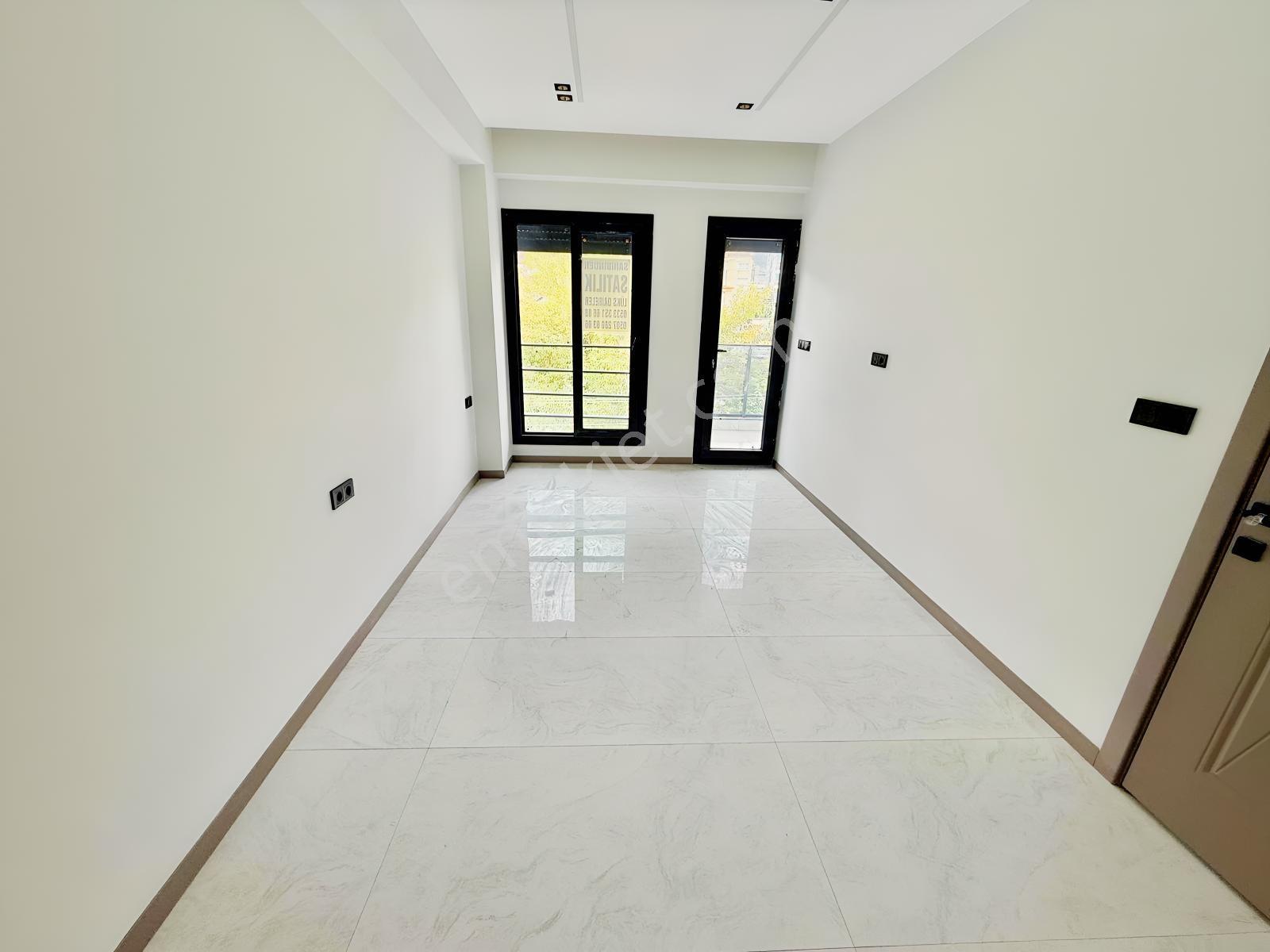 Zeytinköy'de 2+1 Ebeveyn Banyolu Yeşil Alan Cepheli Daireler — fotoğraf 10