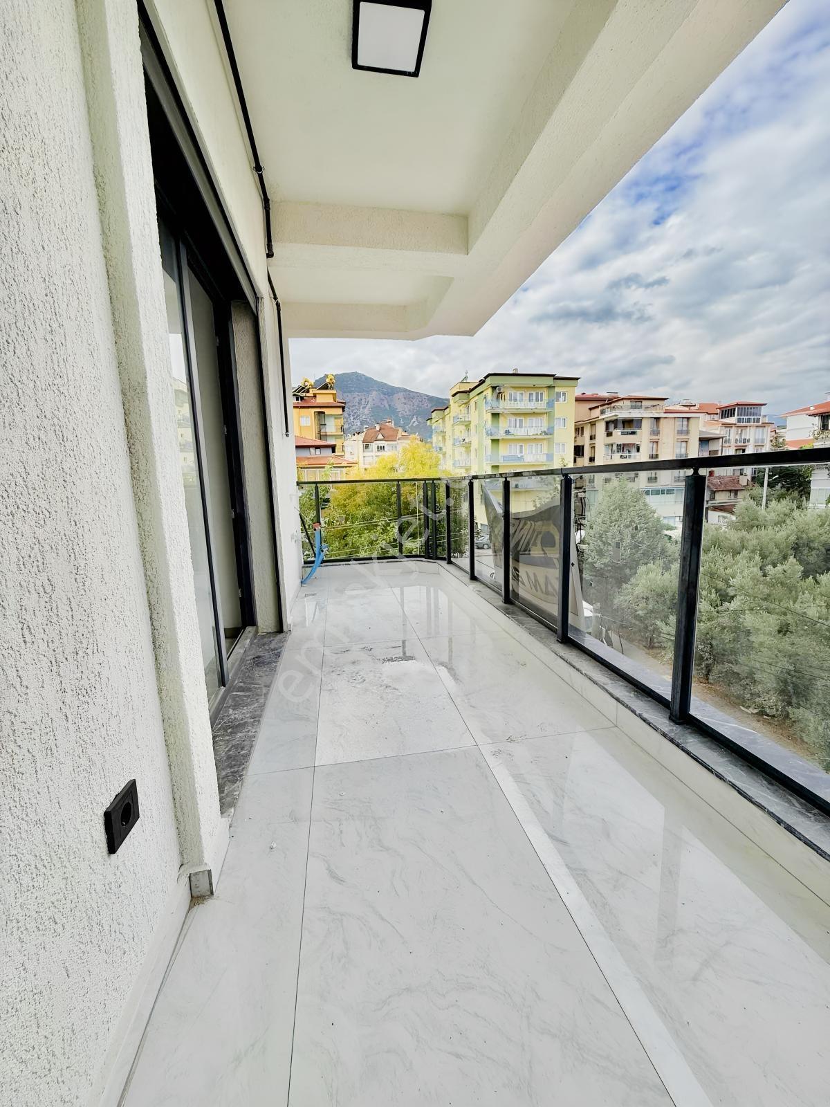 Zeytinköy'de 2+1 Ebeveyn Banyolu Yeşil Alan Cepheli Daireler — fotoğraf 17