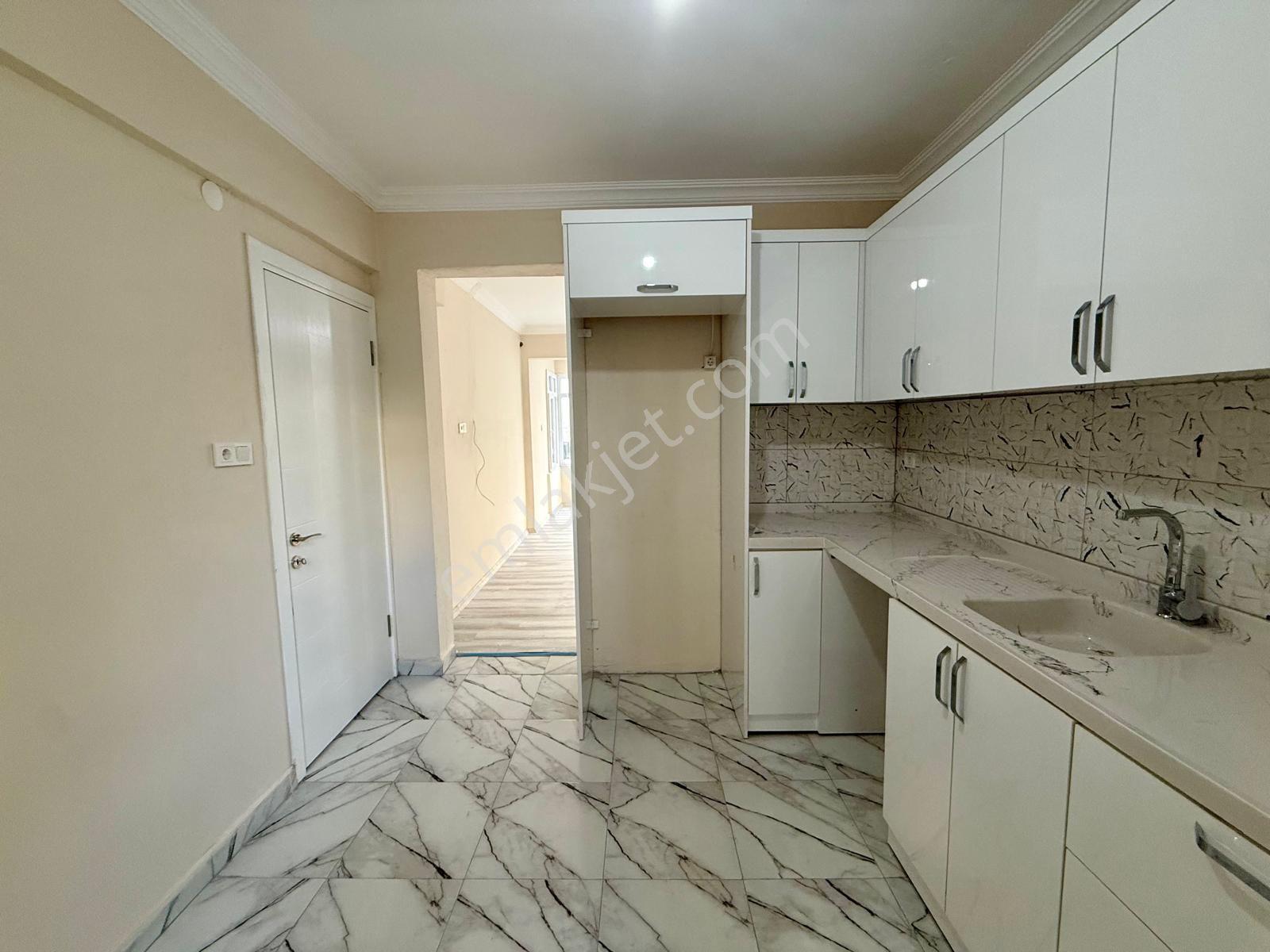 Kuşadasının Tam Merkezinde 5+2 Triplex Satılık Villa !! — fotoğraf 3