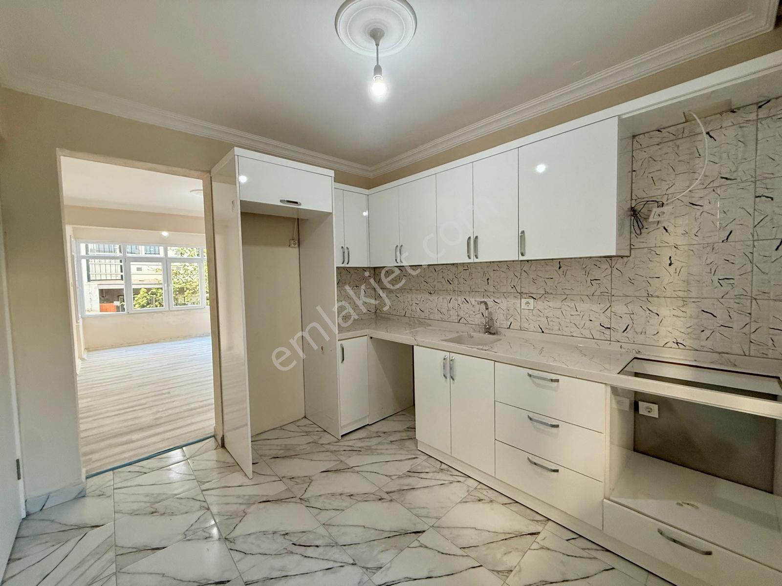 Kuşadasının Tam Merkezinde 5+2 Triplex Satılık Villa !! — fotoğraf 5