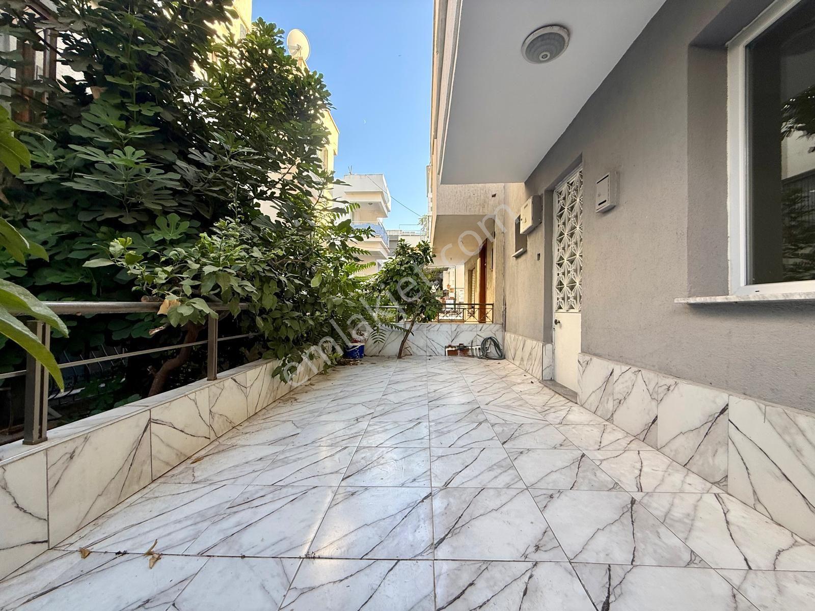 Kuşadasının Tam Merkezinde 5+2 Triplex Satılık Villa !! — fotoğraf 6