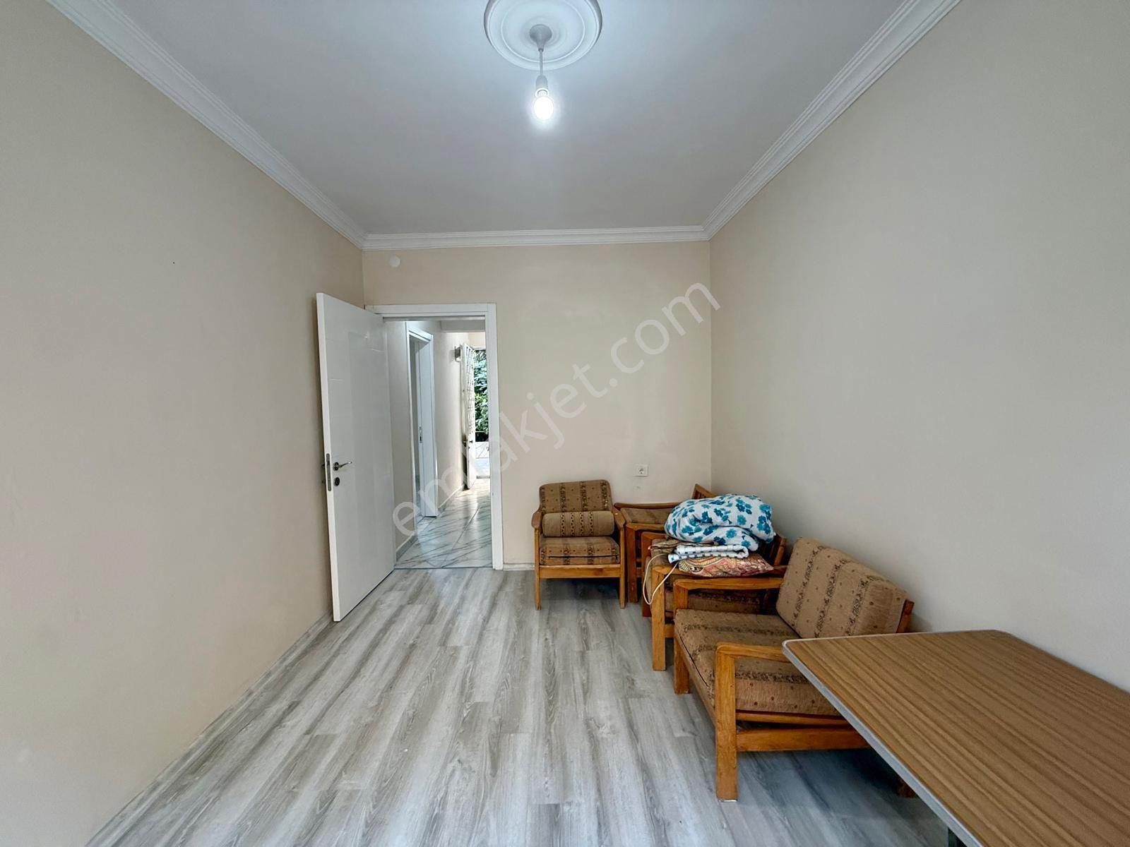Kuşadasının Tam Merkezinde 5+2 Triplex Satılık Villa !! — fotoğraf 10