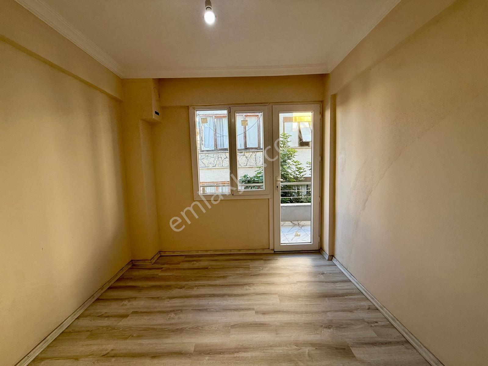 Kuşadasının Tam Merkezinde 5+2 Triplex Satılık Villa !! — fotoğraf 11