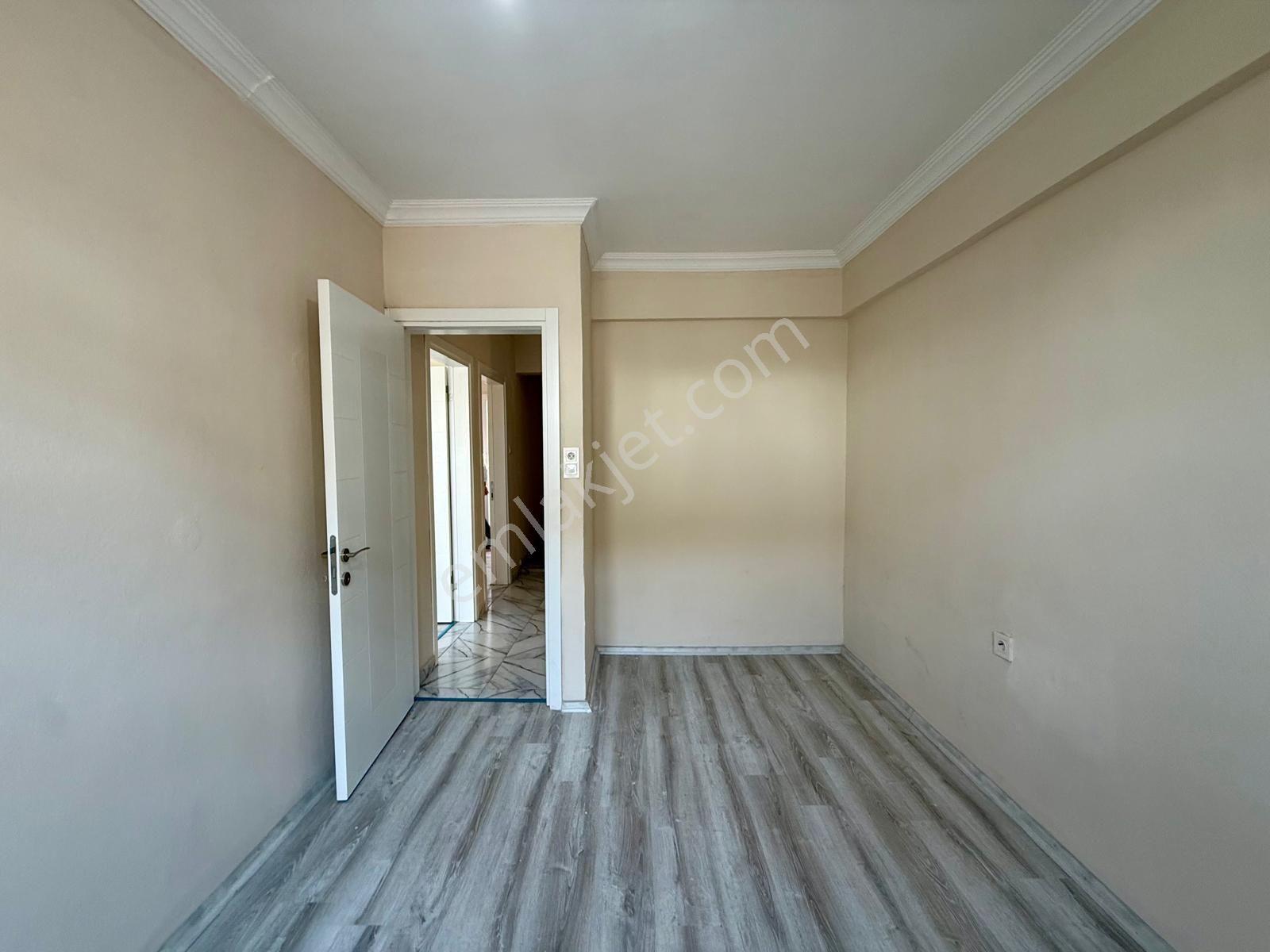 Kuşadasının Tam Merkezinde 5+2 Triplex Satılık Villa !! — fotoğraf 16