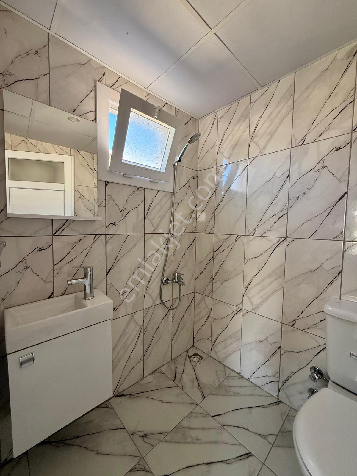 Kuşadasının Tam Merkezinde 5+2 Triplex Satılık Villa !! — fotoğraf 21