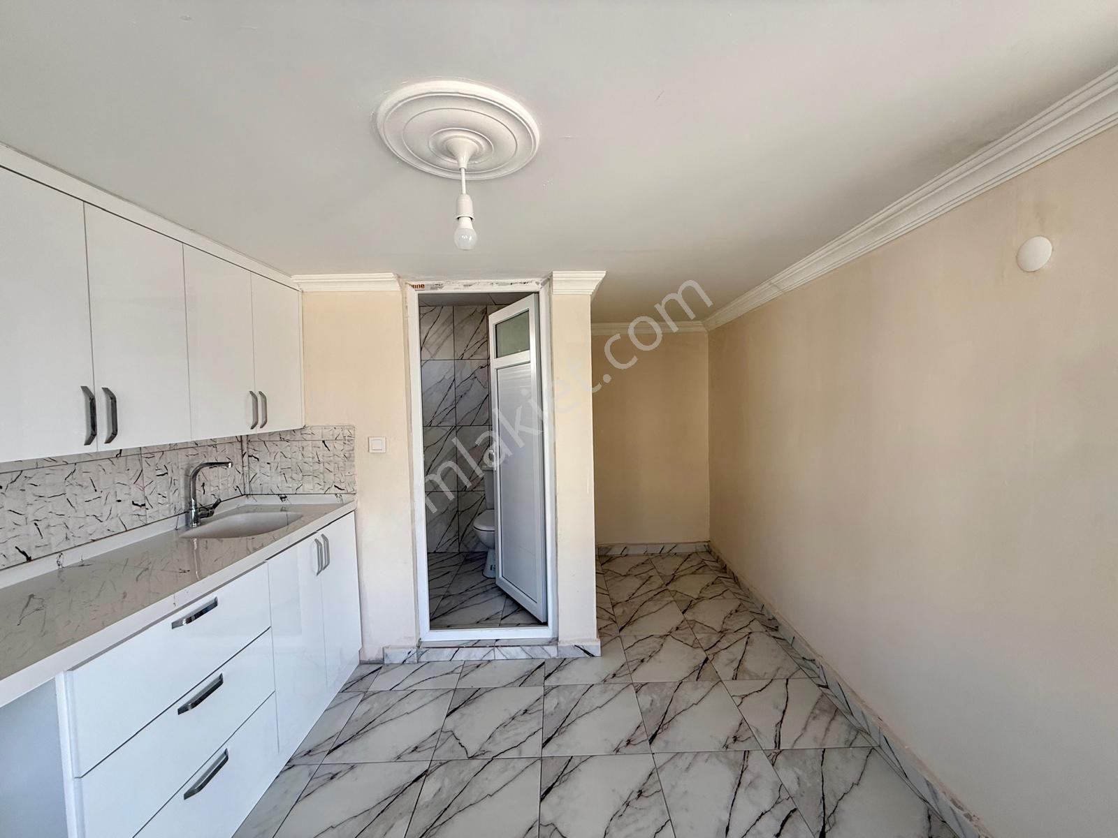 Kuşadasının Tam Merkezinde 5+2 Triplex Satılık Villa !! — fotoğraf 22