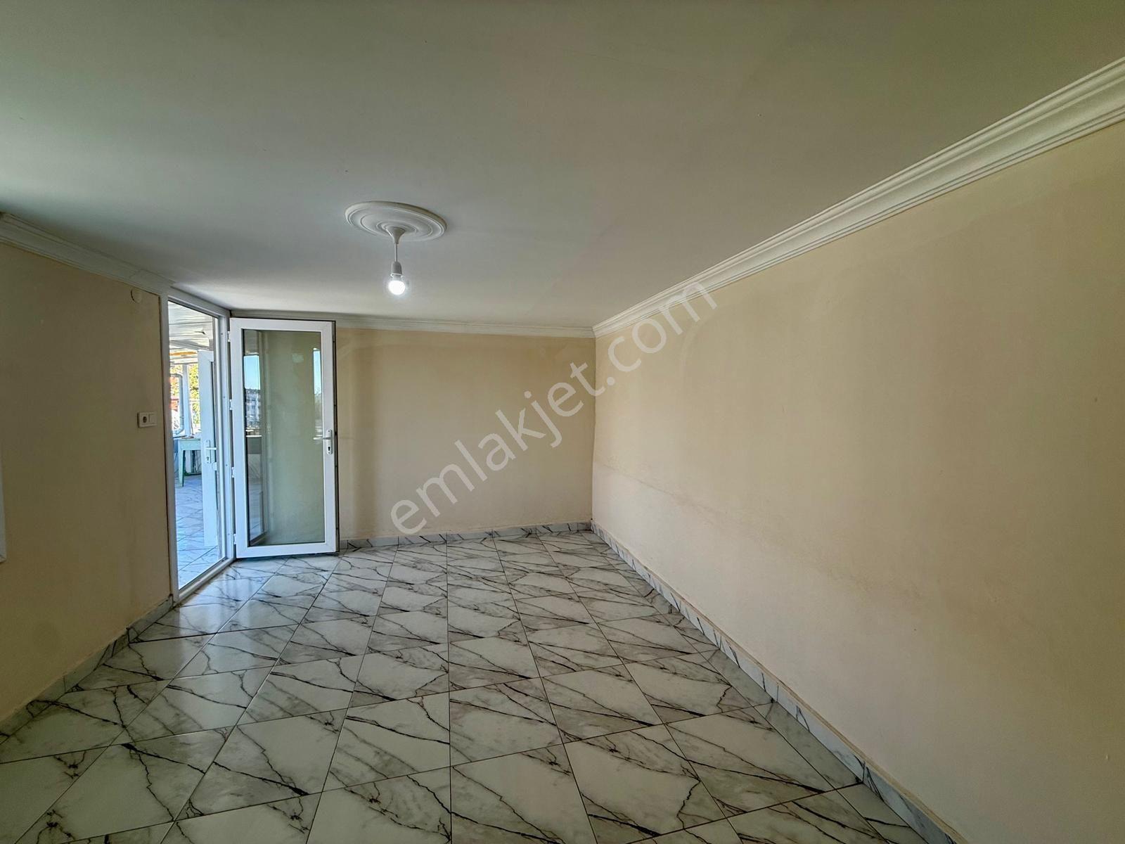 Kuşadasının Tam Merkezinde 5+2 Triplex Satılık Villa !! — fotoğraf 24