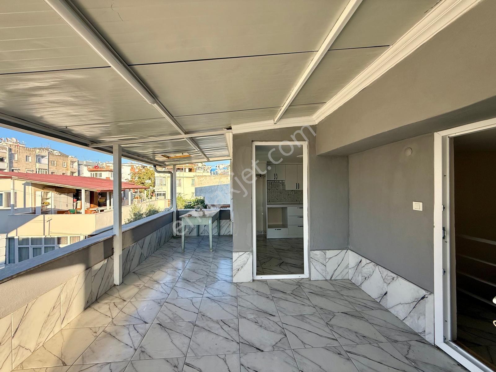 Kuşadasının Tam Merkezinde 5+2 Triplex Satılık Villa !! — fotoğraf 26