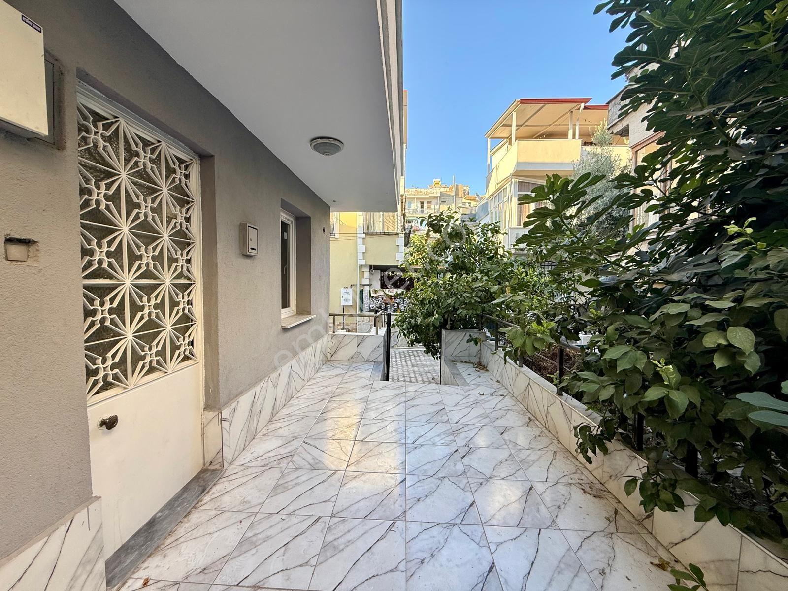 Kuşadasının Tam Merkezinde 5+2 Triplex Satılık Villa !! — fotoğraf 30