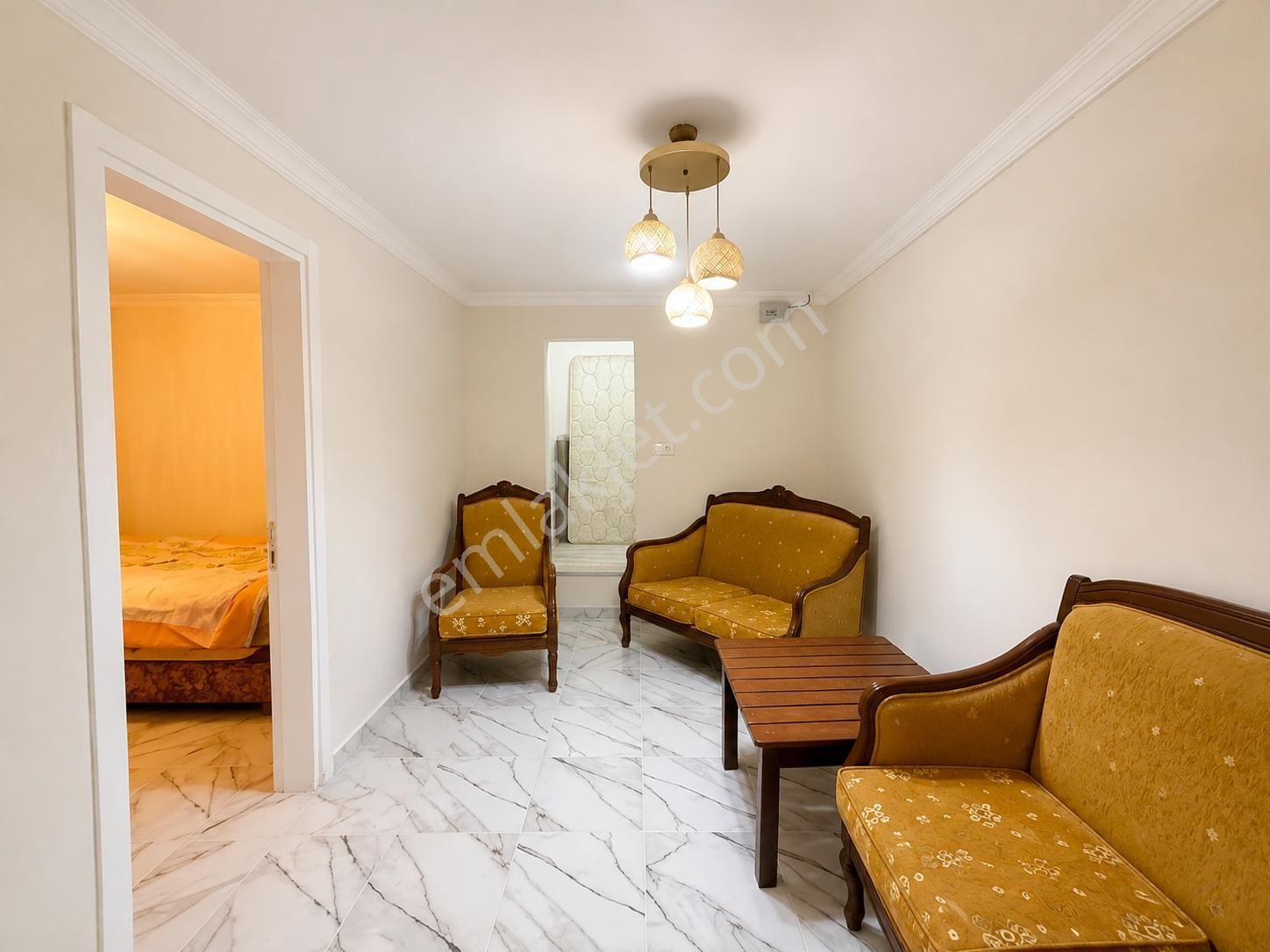 Kuşadasının Tam Merkezinde 5+2 Triplex Satılık Villa !! — fotoğraf 33