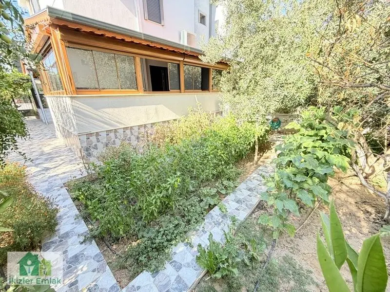 Ürkmez Doğanbey De Lüks Yapılı Geniş Ve Konforlu 3+1 Villa — fotoğraf 6