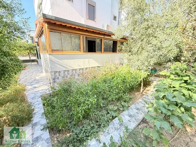Ürkmez Doğanbey De Lüks Yapılı Geniş Ve Konforlu 3+1 Villa — fotoğraf 12