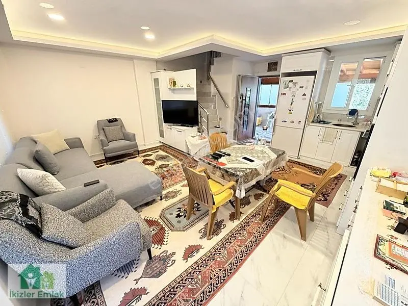 Ürkmez Doğanbey De Lüks Yapılı Geniş Ve Konforlu 3+1 Villa — fotoğraf 19