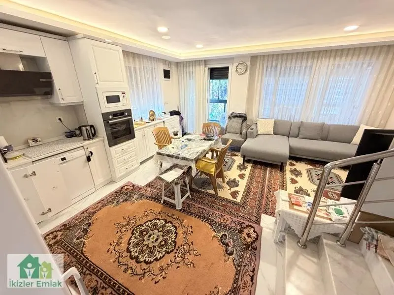 Ürkmez Doğanbey De Lüks Yapılı Geniş Ve Konforlu 3+1 Villa — fotoğraf 21