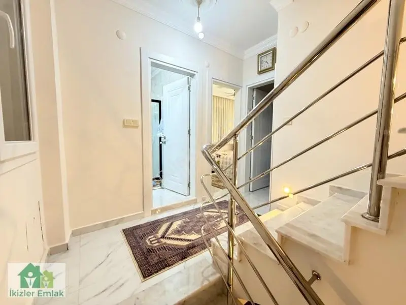 Ürkmez Doğanbey De Lüks Yapılı Geniş Ve Konforlu 3+1 Villa — fotoğraf 24