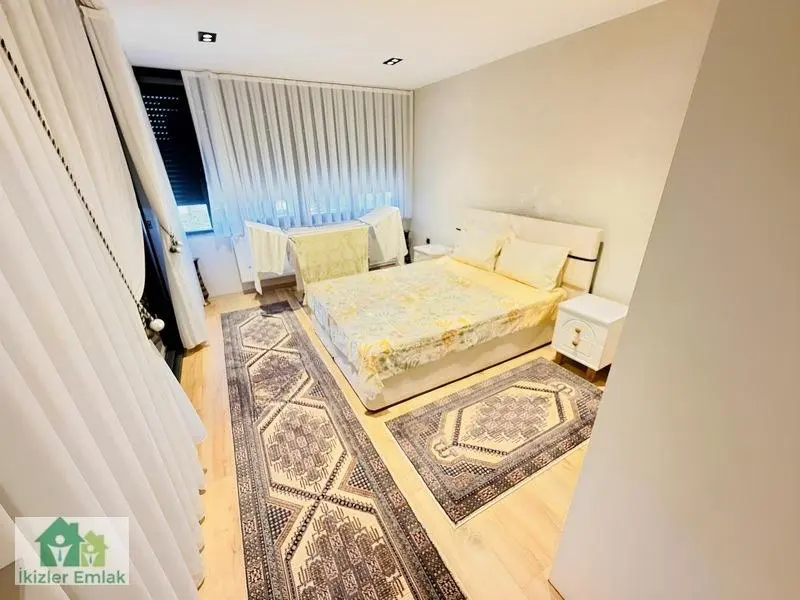 Ürkmez Doğanbey De Lüks Yapılı Geniş Ve Konforlu 3+1 Villa — fotoğraf 25