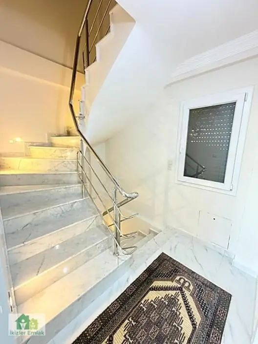 Ürkmez Doğanbey De Lüks Yapılı Geniş Ve Konforlu 3+1 Villa — fotoğraf 29