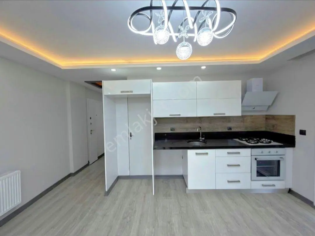 100.yıl Kriminal Civarı 2+1 Açık Az Katlı+kombili+ankastreli+cam Balkon+park Man...