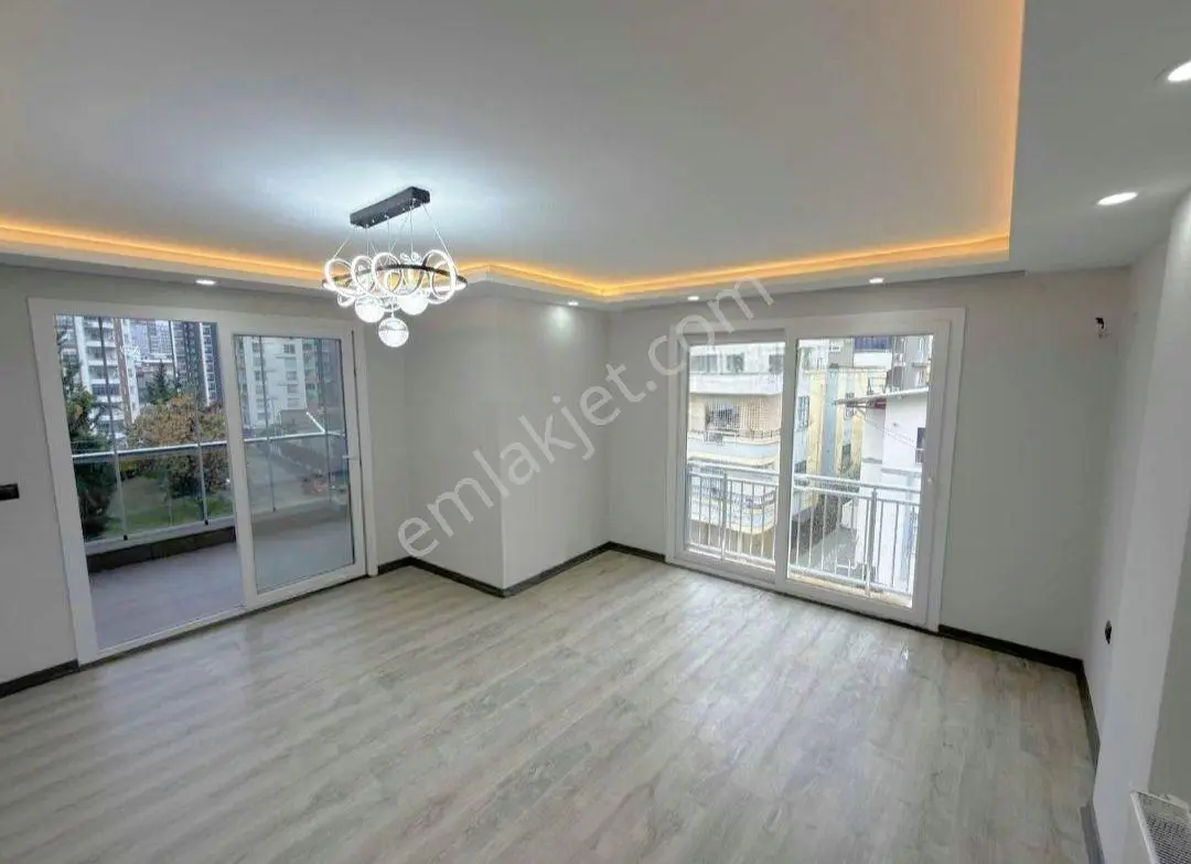 100.yıl Kriminal Civarı 2+1 Açık Az Katlı+kombili+ankastreli+cam Balkon+park Manzaralı Satılık Daire — fotoğraf 4