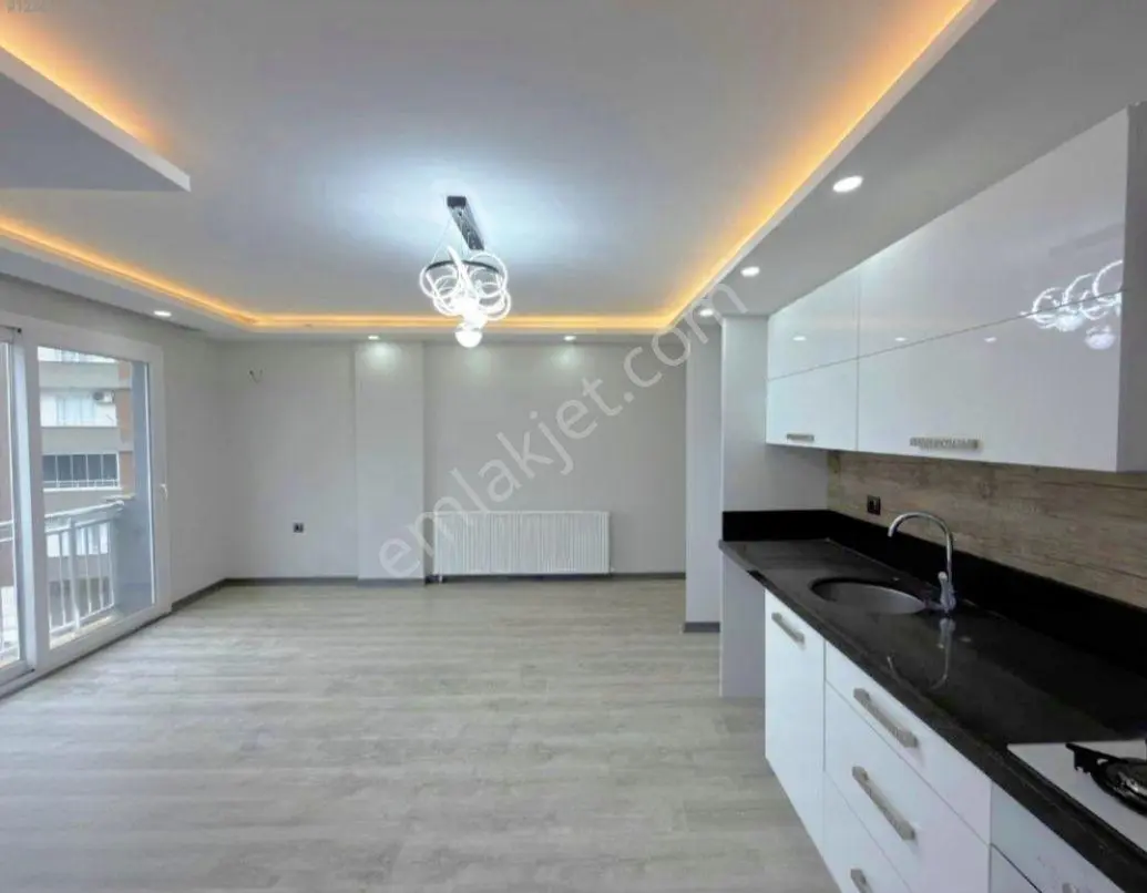 100.yıl Kriminal Civarı 2+1 Açık Az Katlı+kombili+ankastreli+cam Balkon+park Manzaralı Satılık Daire — fotoğraf 7