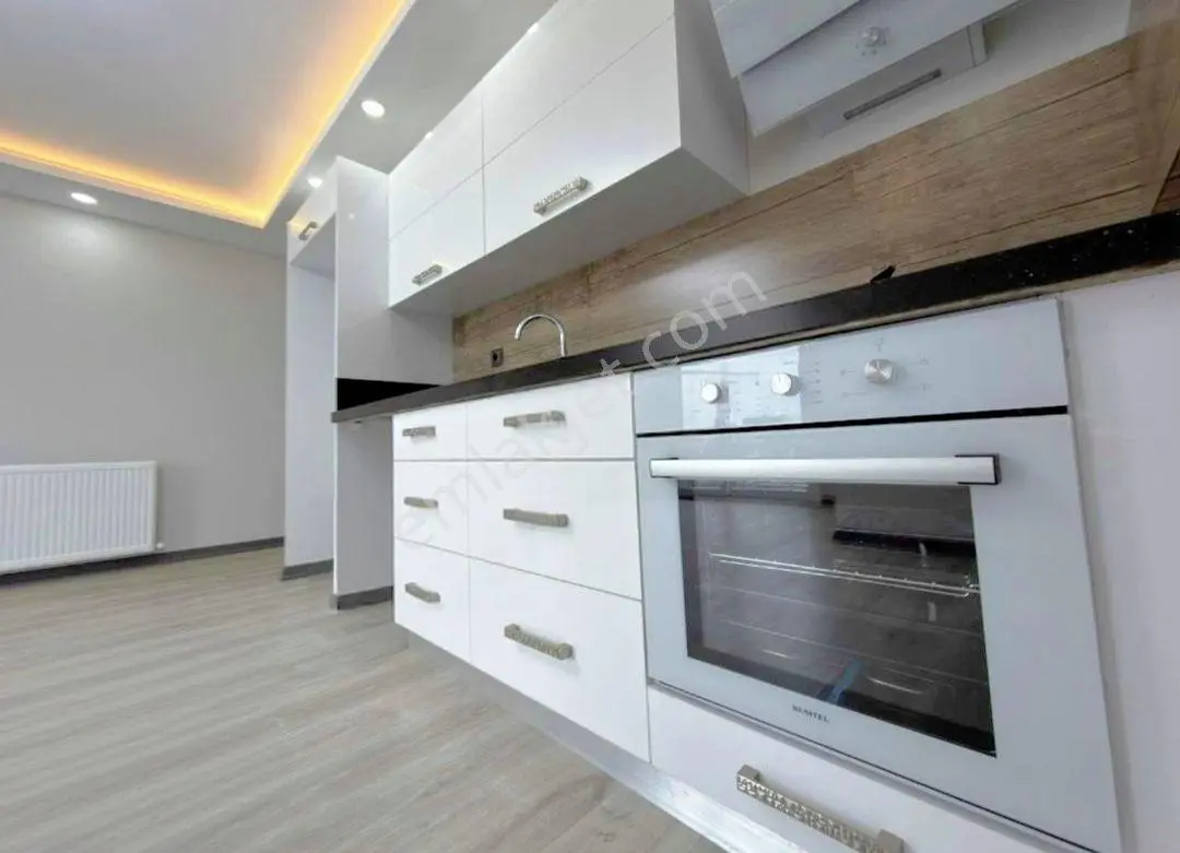 100.yıl Kriminal Civarı 2+1 Açık Az Katlı+kombili+ankastreli+cam Balkon+park Manzaralı Satılık Daire — fotoğraf 8