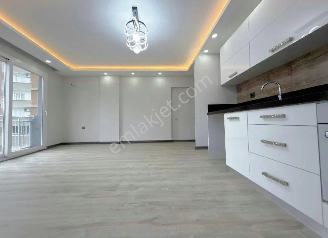 100.yıl Kriminal Civarı 2+1 Açık Az Katlı+kombili+ankastreli+cam Balkon+park Manzaralı Satılık Daire — fotoğraf 9