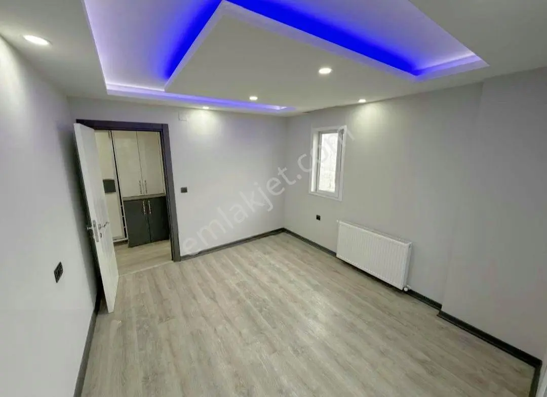 100.yıl Kriminal Civarı 2+1 Açık Az Katlı+kombili+ankastreli+cam Balkon+park Manzaralı Satılık Daire — fotoğraf 14