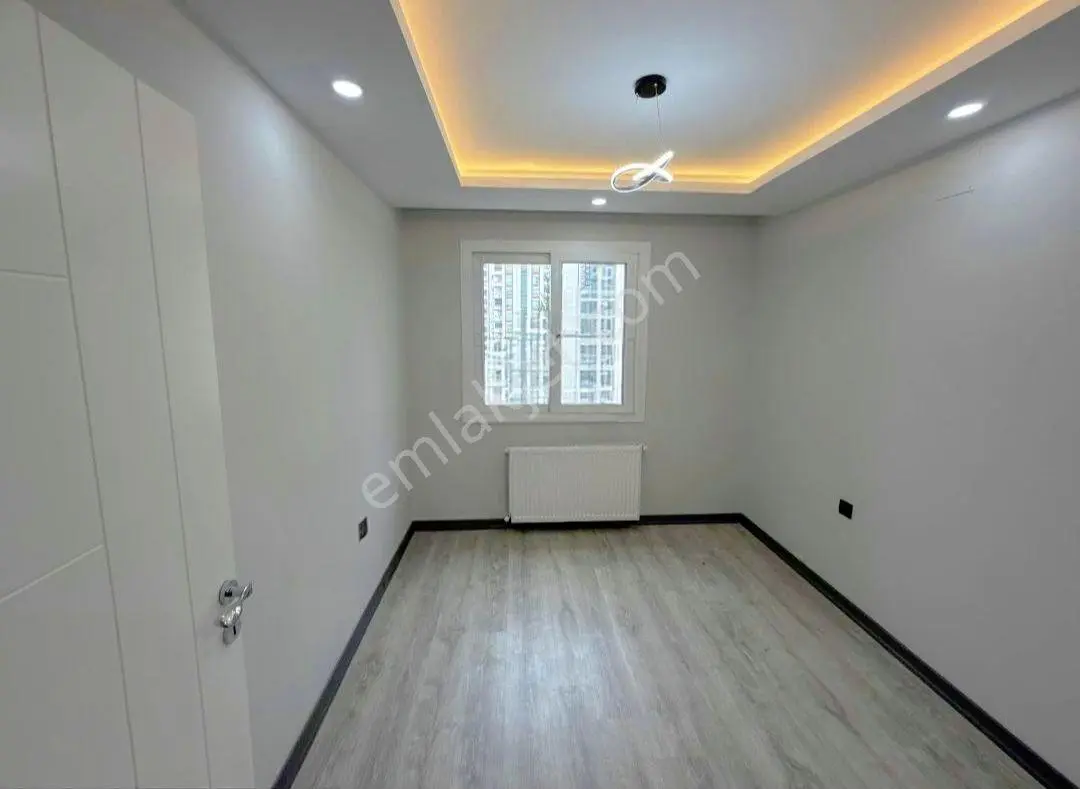 100.yıl Kriminal Civarı 2+1 Açık Az Katlı+kombili+ankastreli+cam Balkon+park Manzaralı Satılık Daire — fotoğraf 16